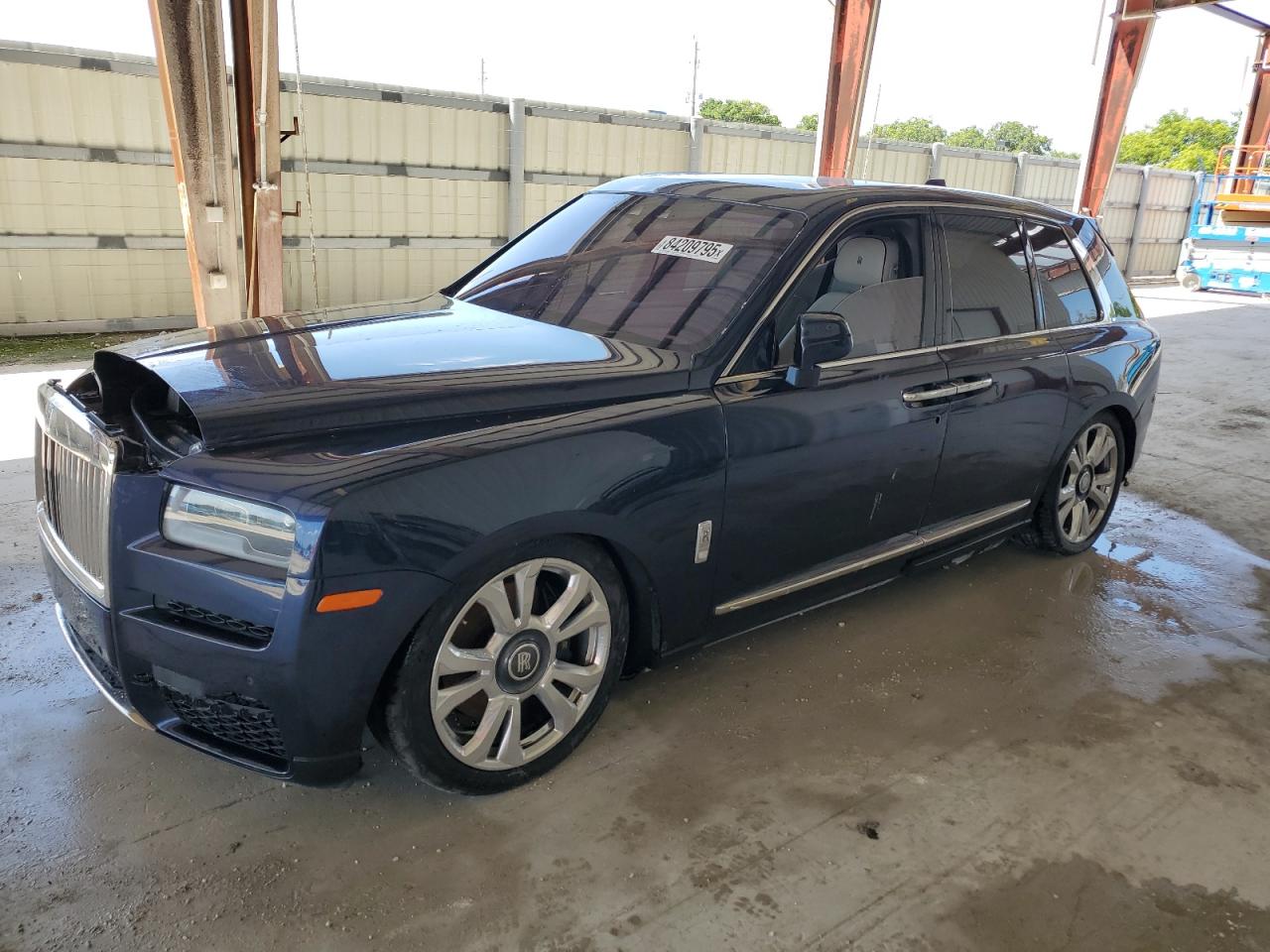 Salvage Rolls-Royce Cullinan Image