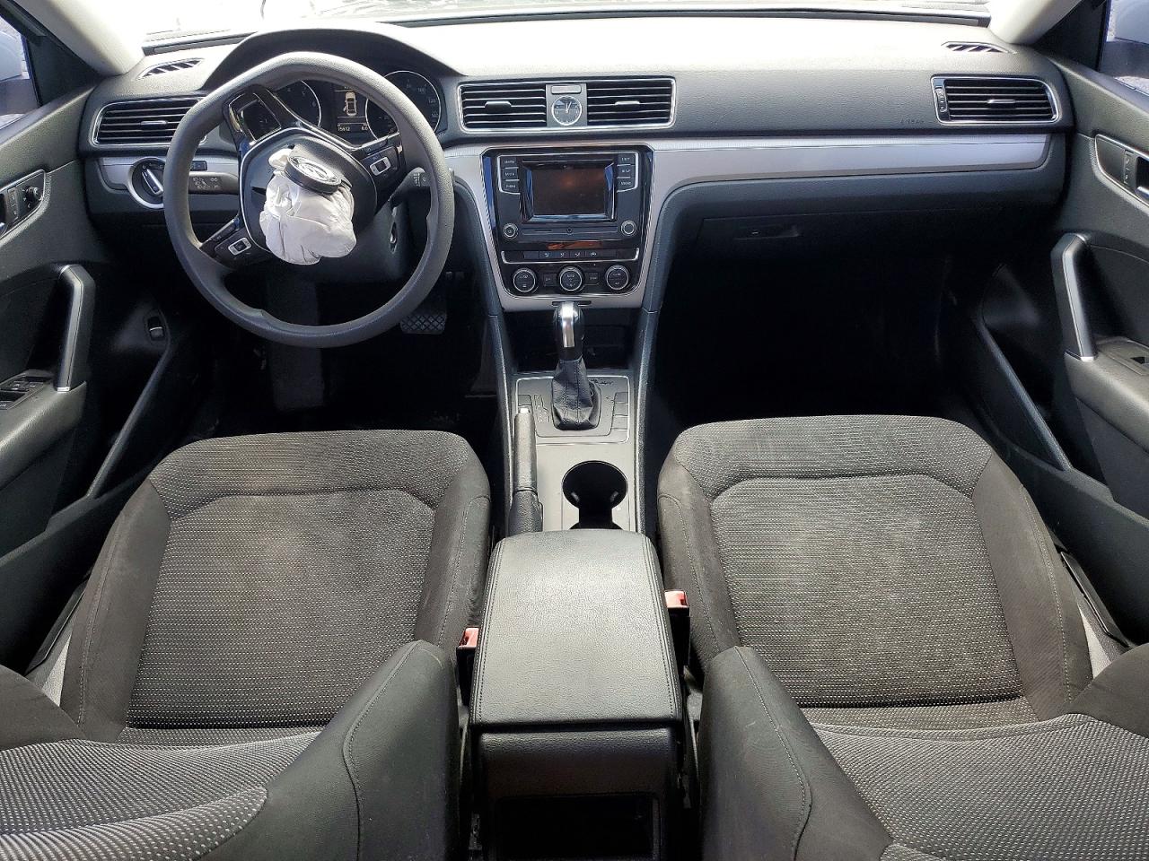 Volkswagen Passat S