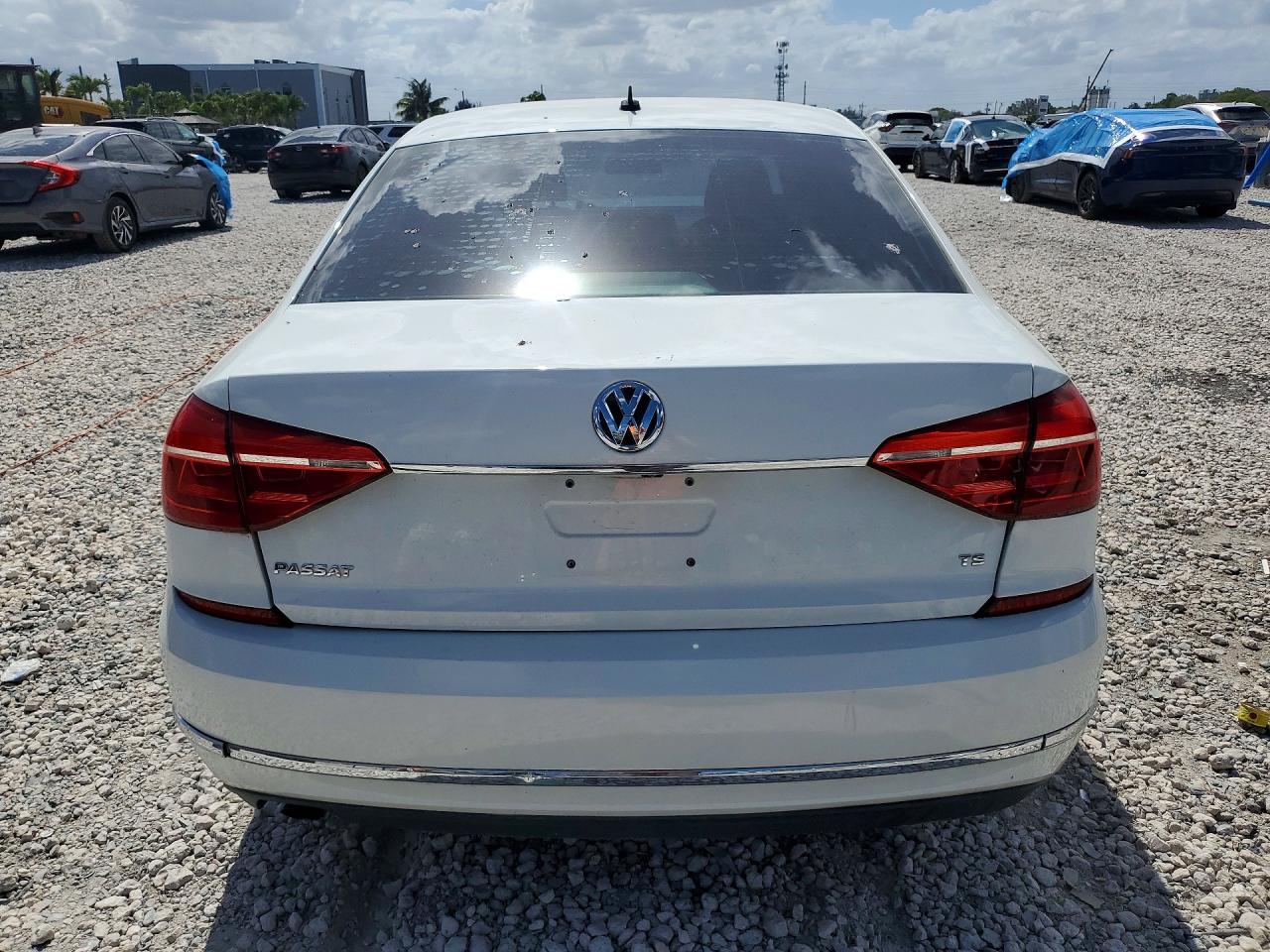 Volkswagen Passat S