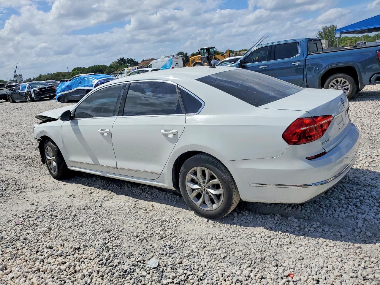 Volkswagen Passat S