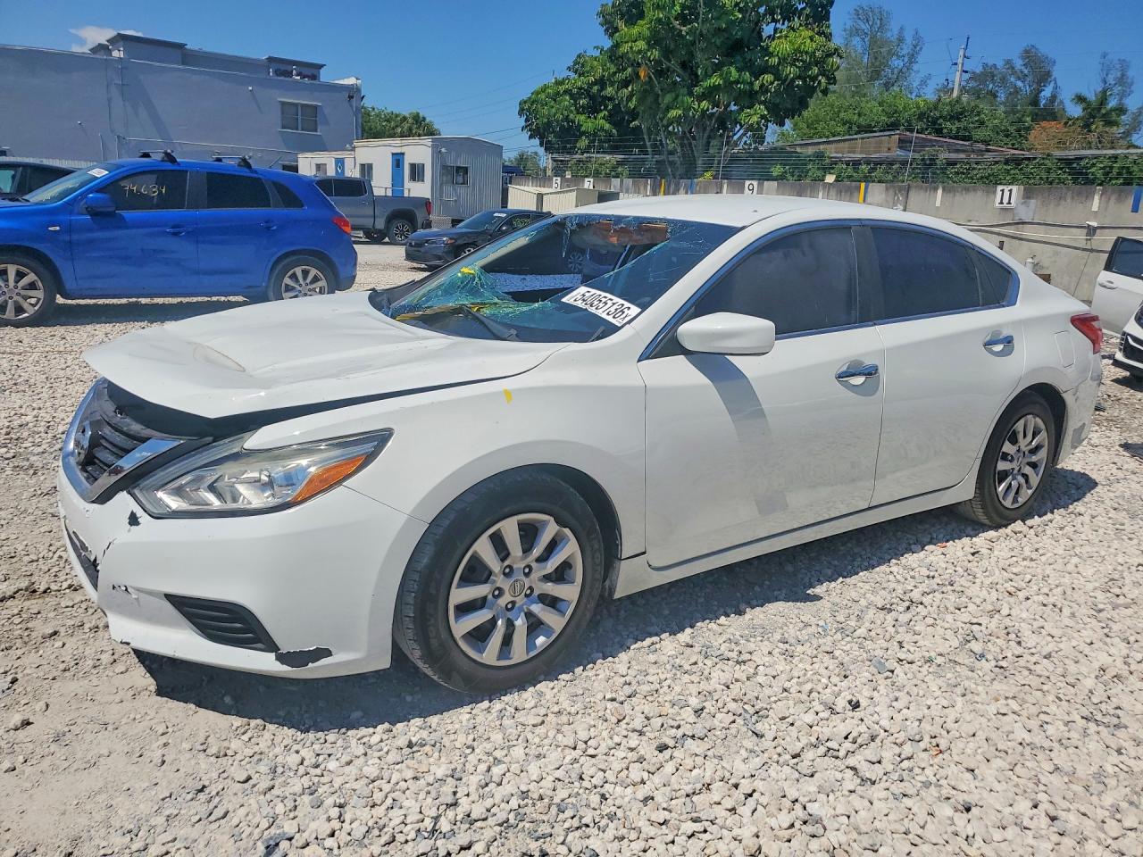 Salvage Nissan Altima Image