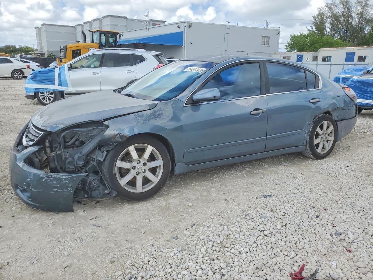Salvage Nissan Altima Image