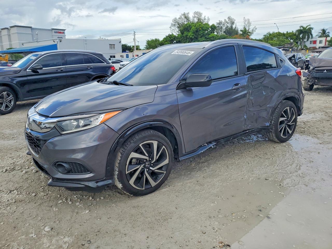 Salvage Honda HR-V Image