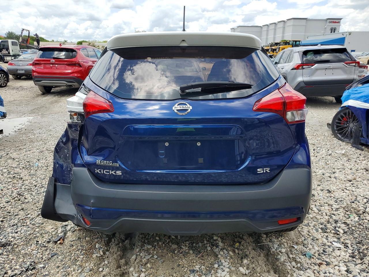 Nissan Kicks Sr