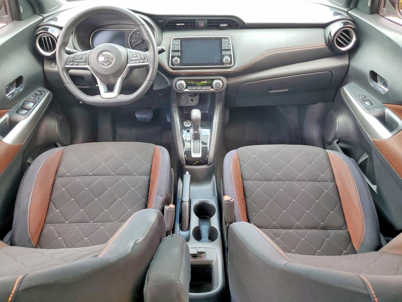 Nissan Kicks Sr