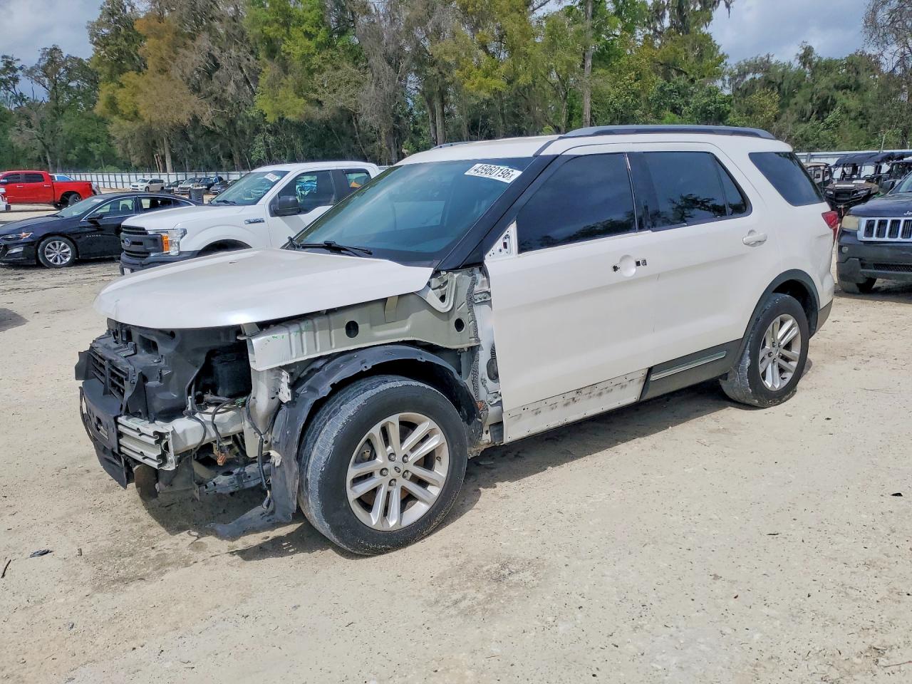 Salvage Ford Explorer Image
