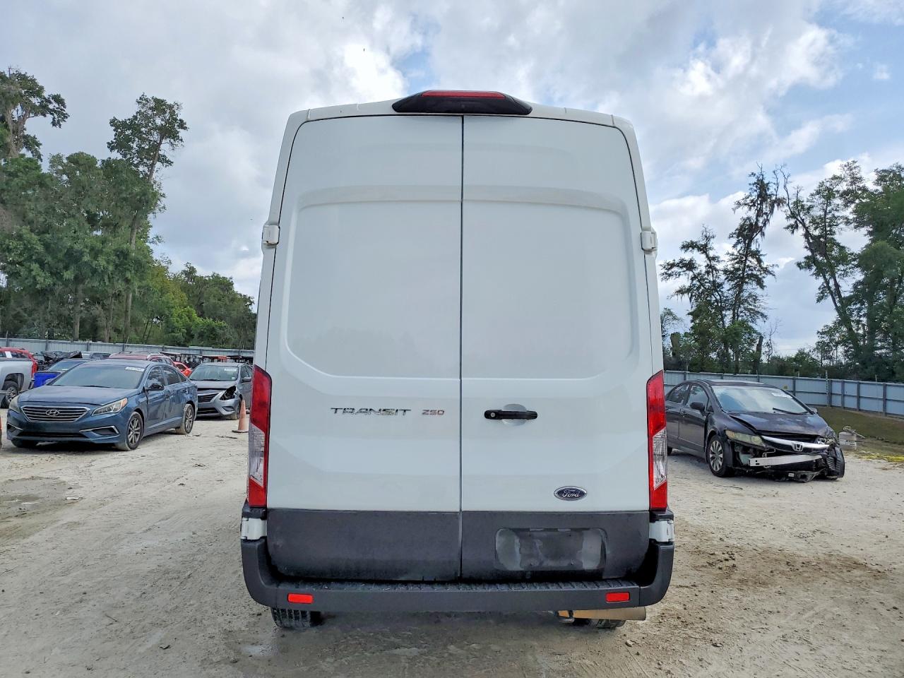 Ford Transit T-250