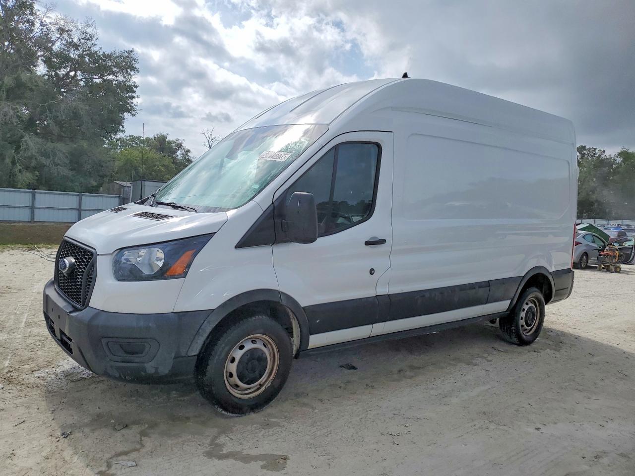 Salvage Ford Transit Image