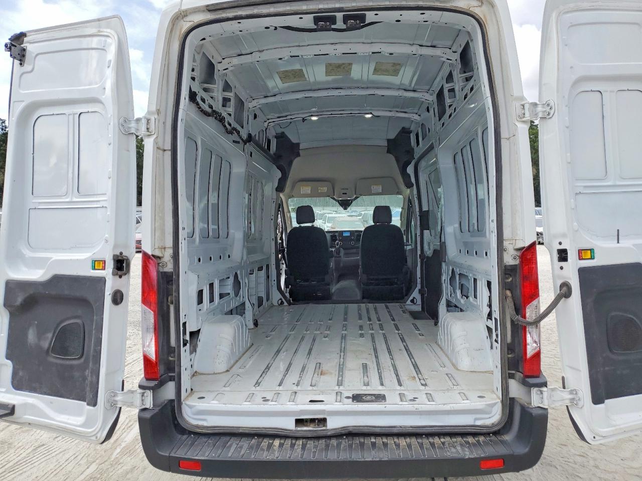 Ford Transit T-250