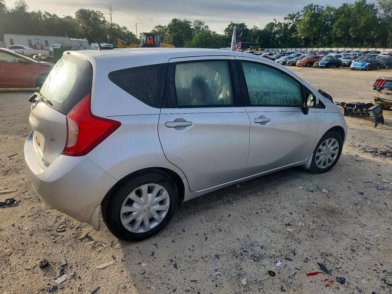 Nissan Versa Sv