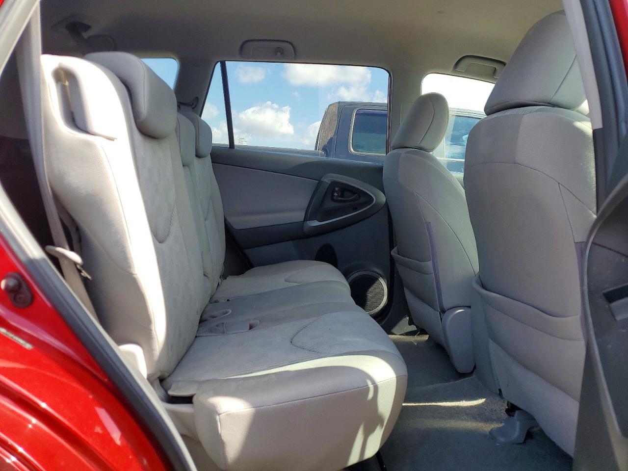 Toyota RAV4 Base