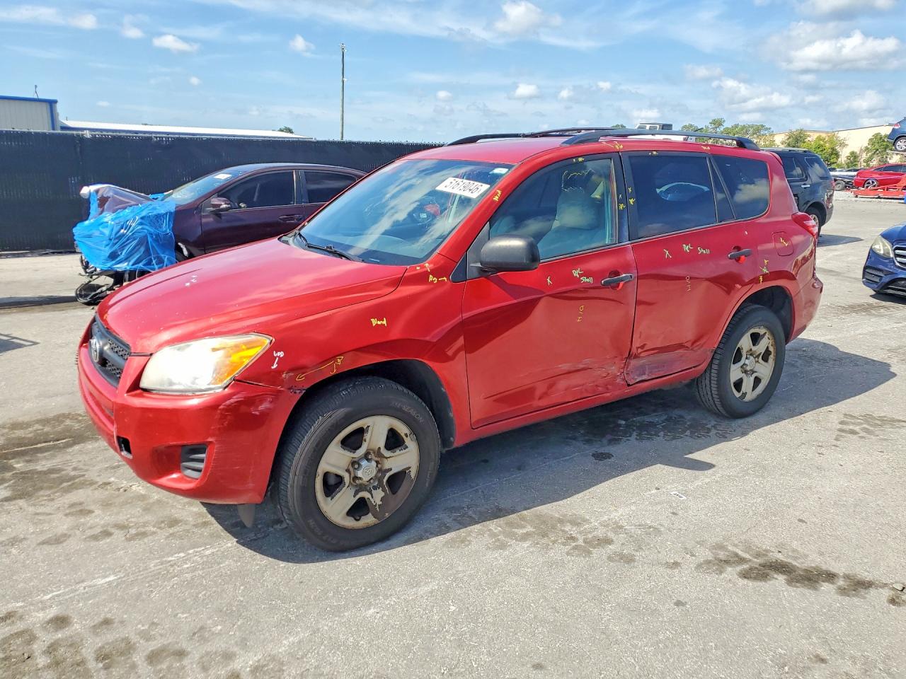 Salvage Toyota RAV4 Image