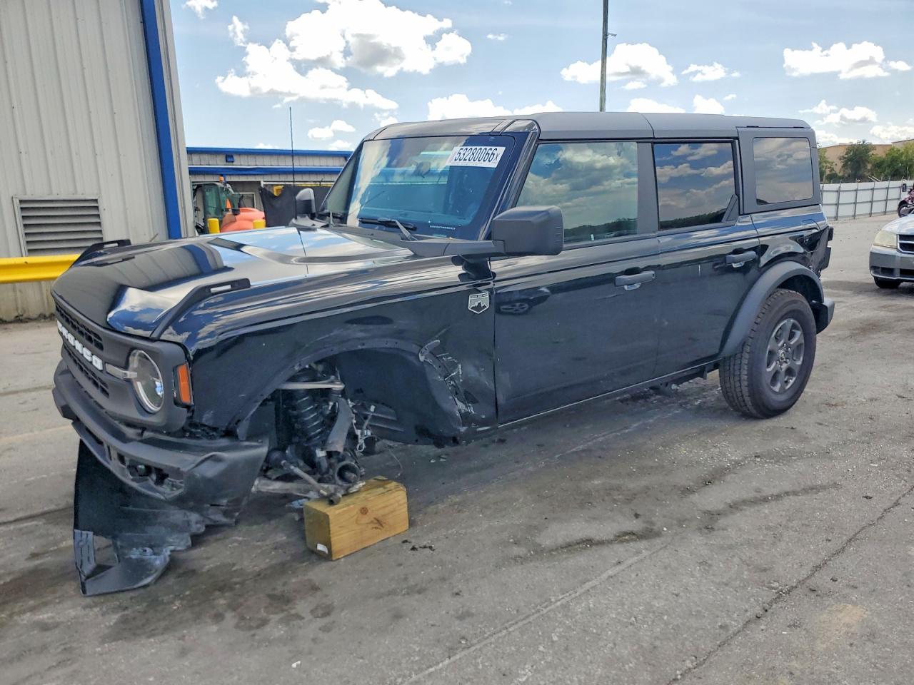 Salvage Ford Bronco Image