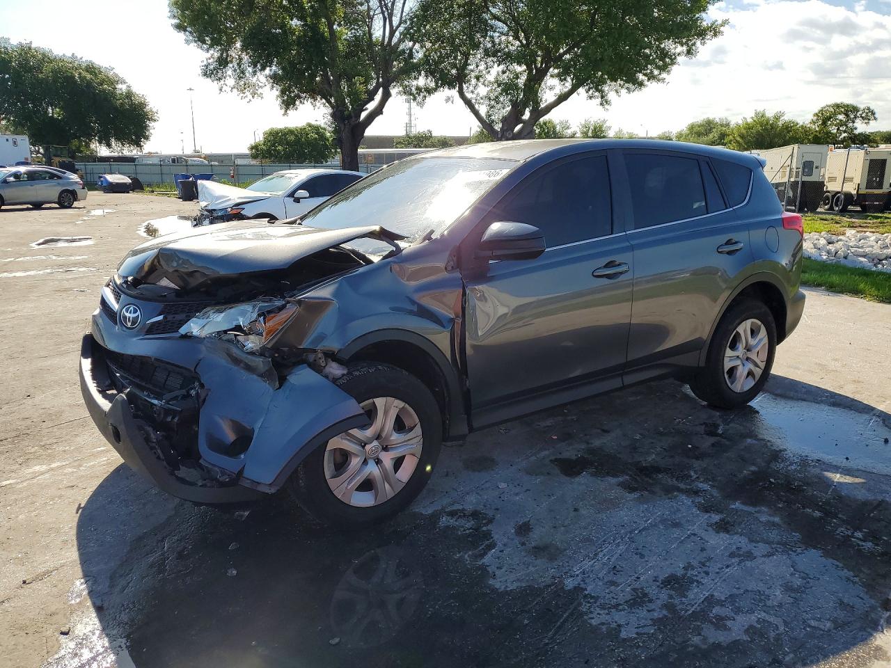 Salvage Toyota RAV4 Image