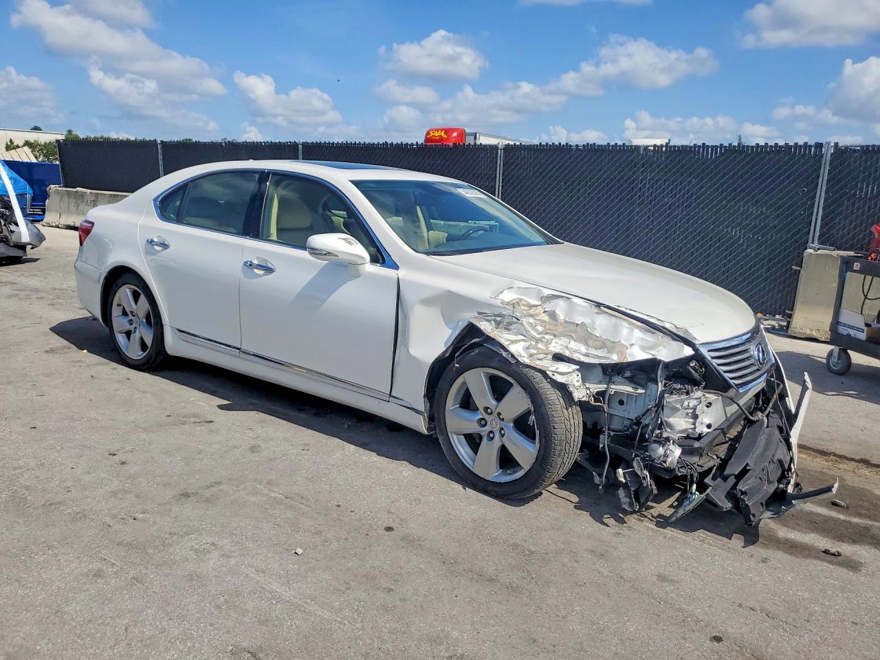 Lexus LS 460