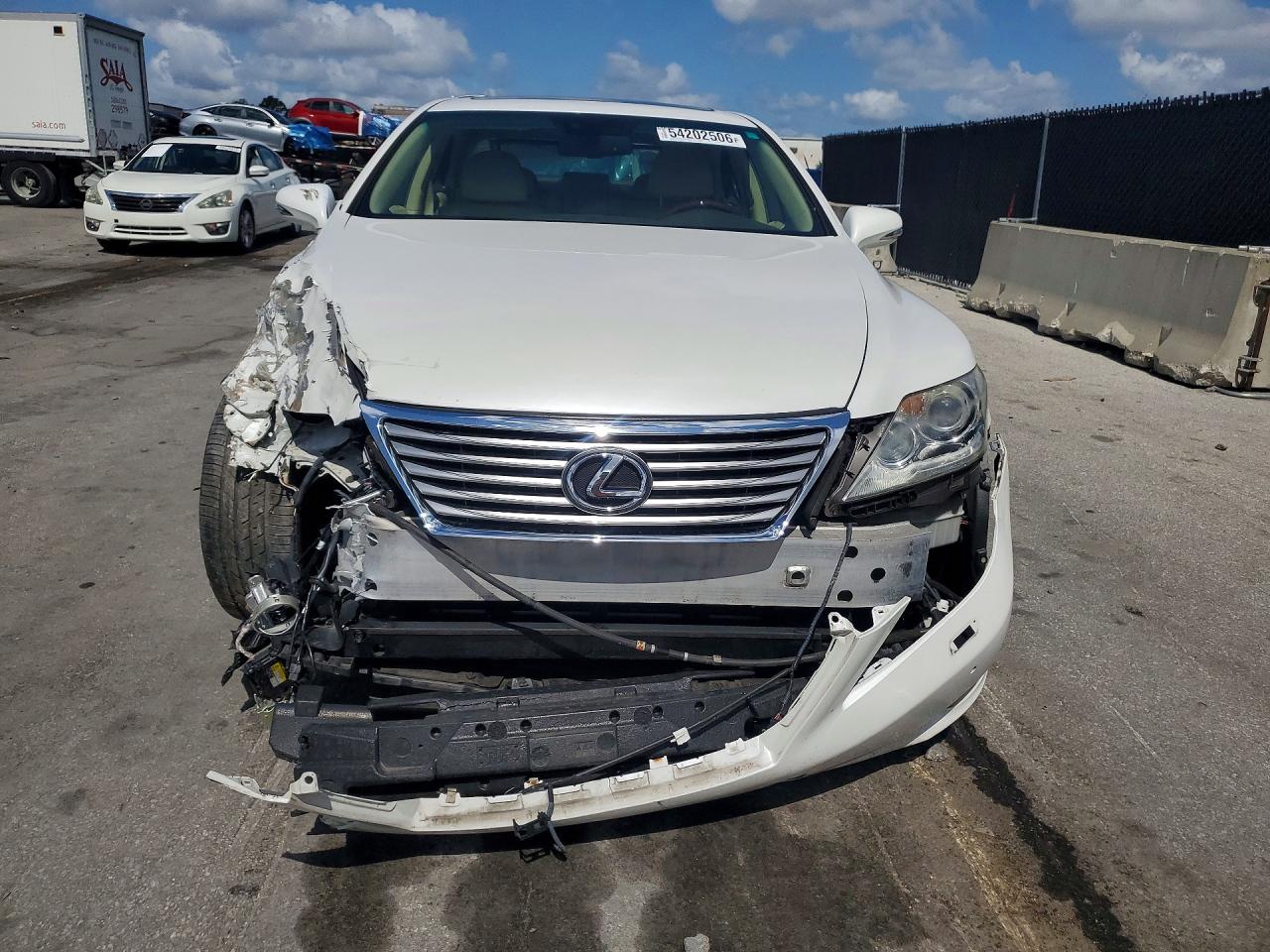 Lexus LS 460