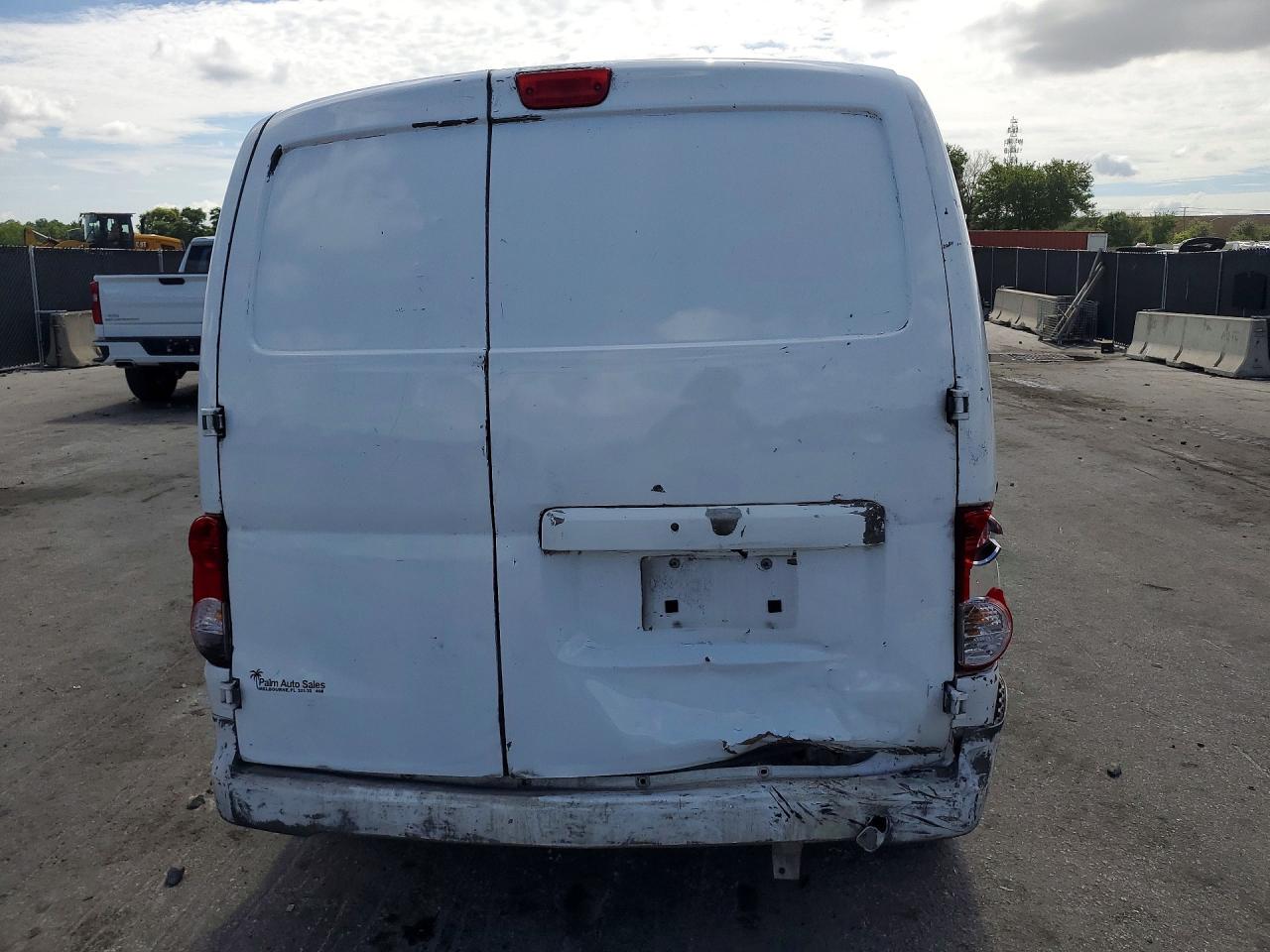 Nissan Nv