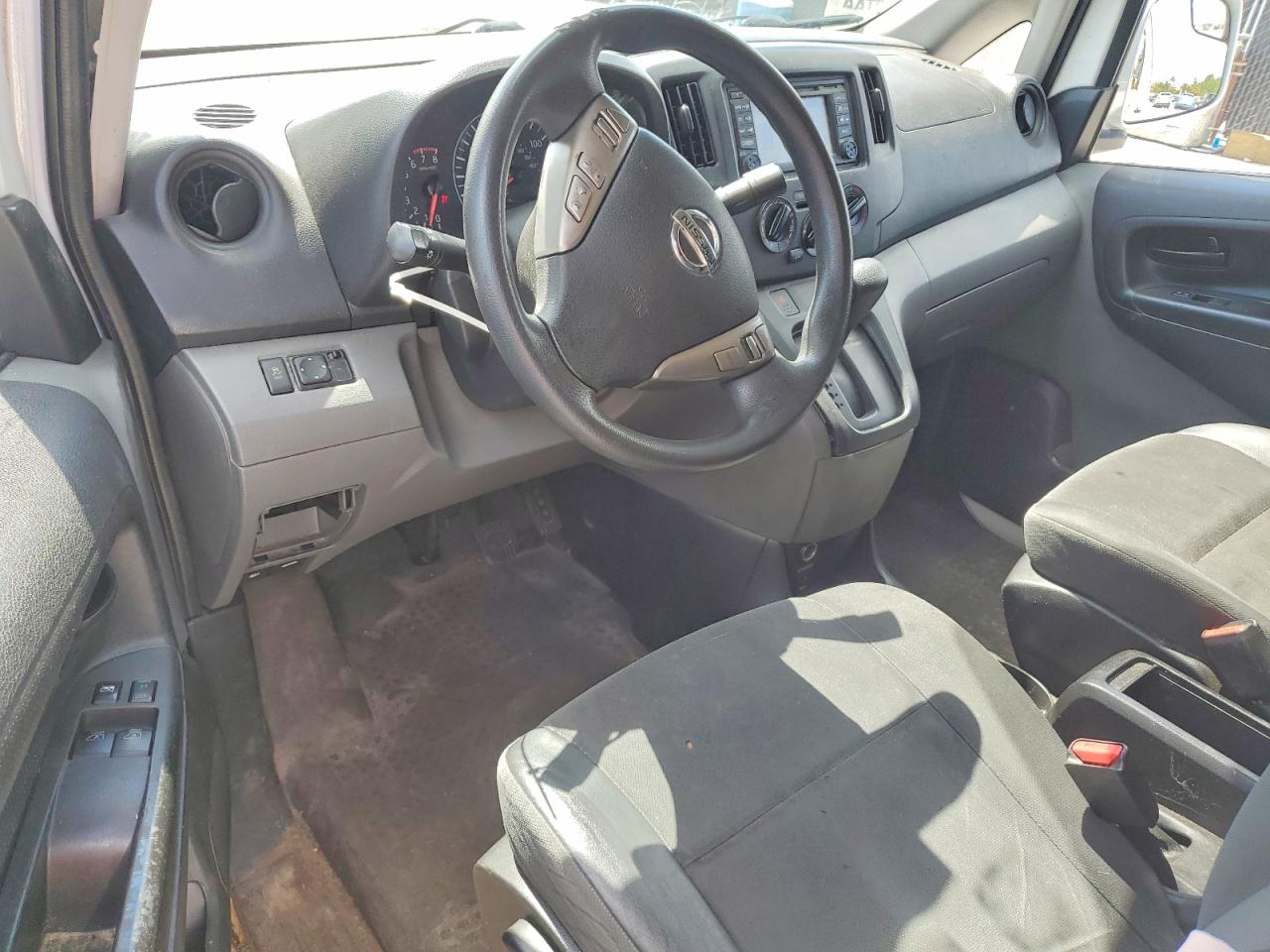 Nissan Nv
