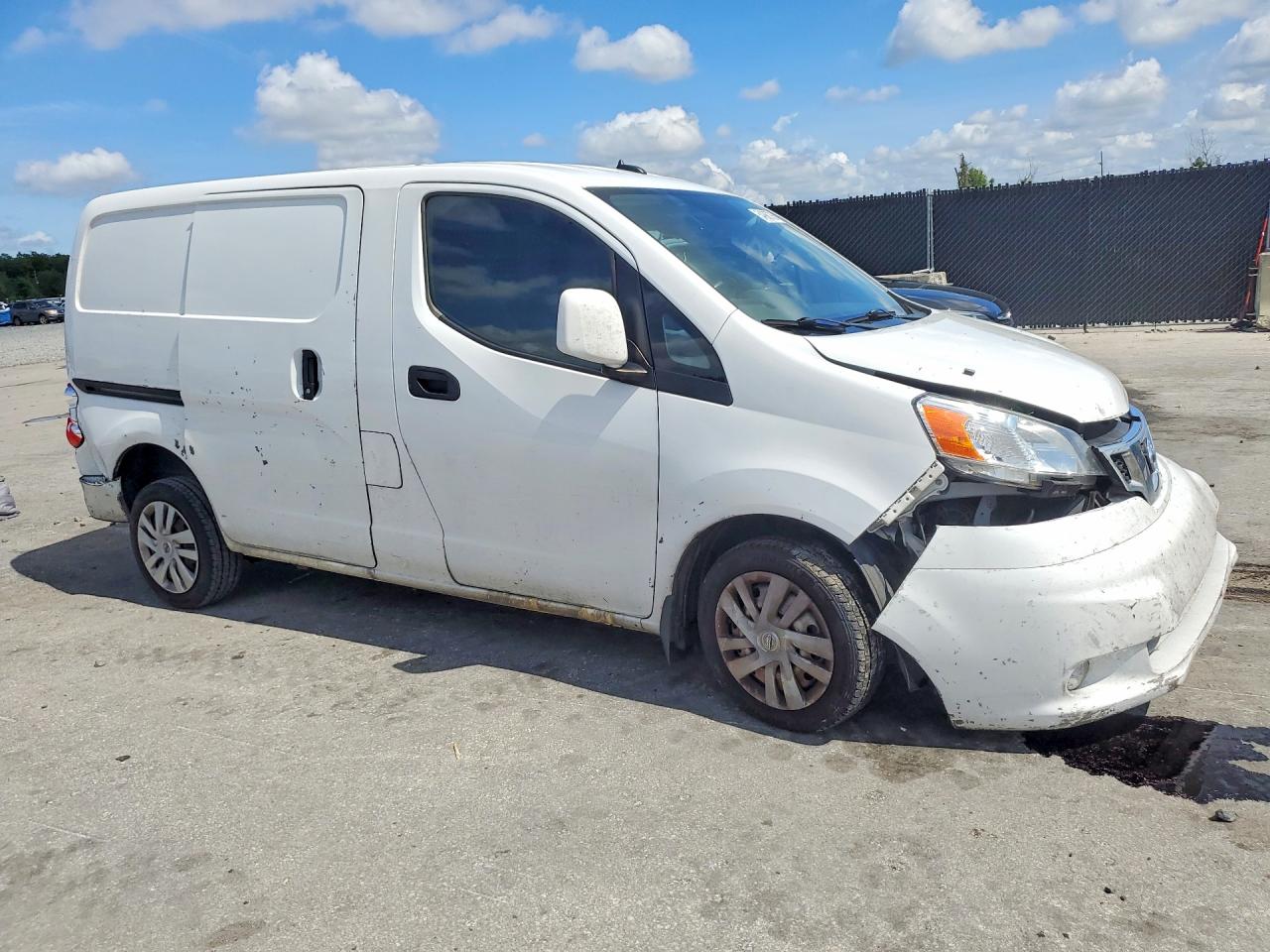Nissan Nv
