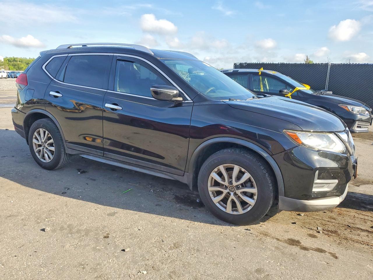 Nissan Rogue S