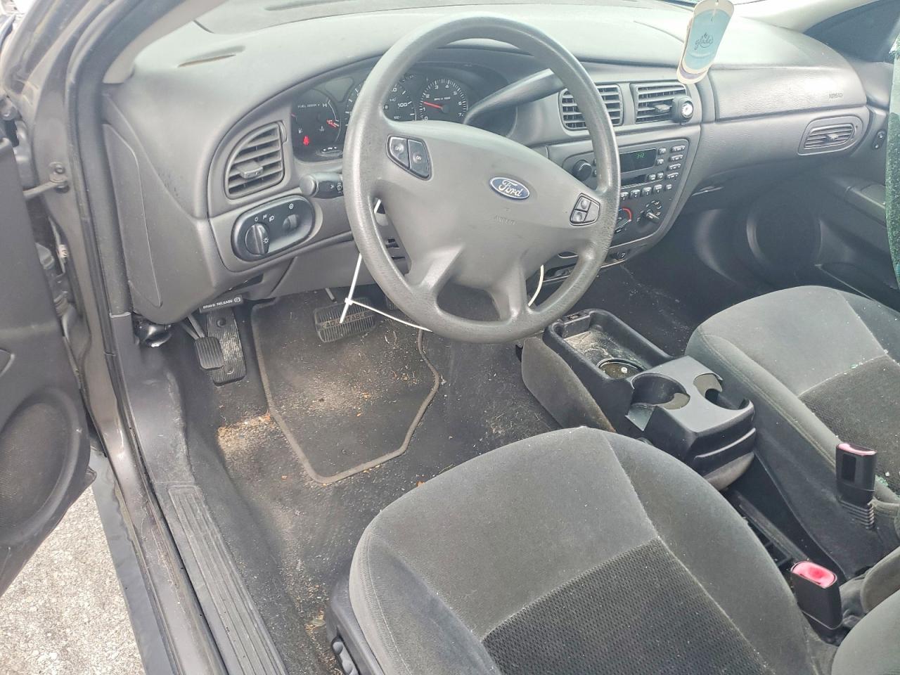 Ford Taurus Se
