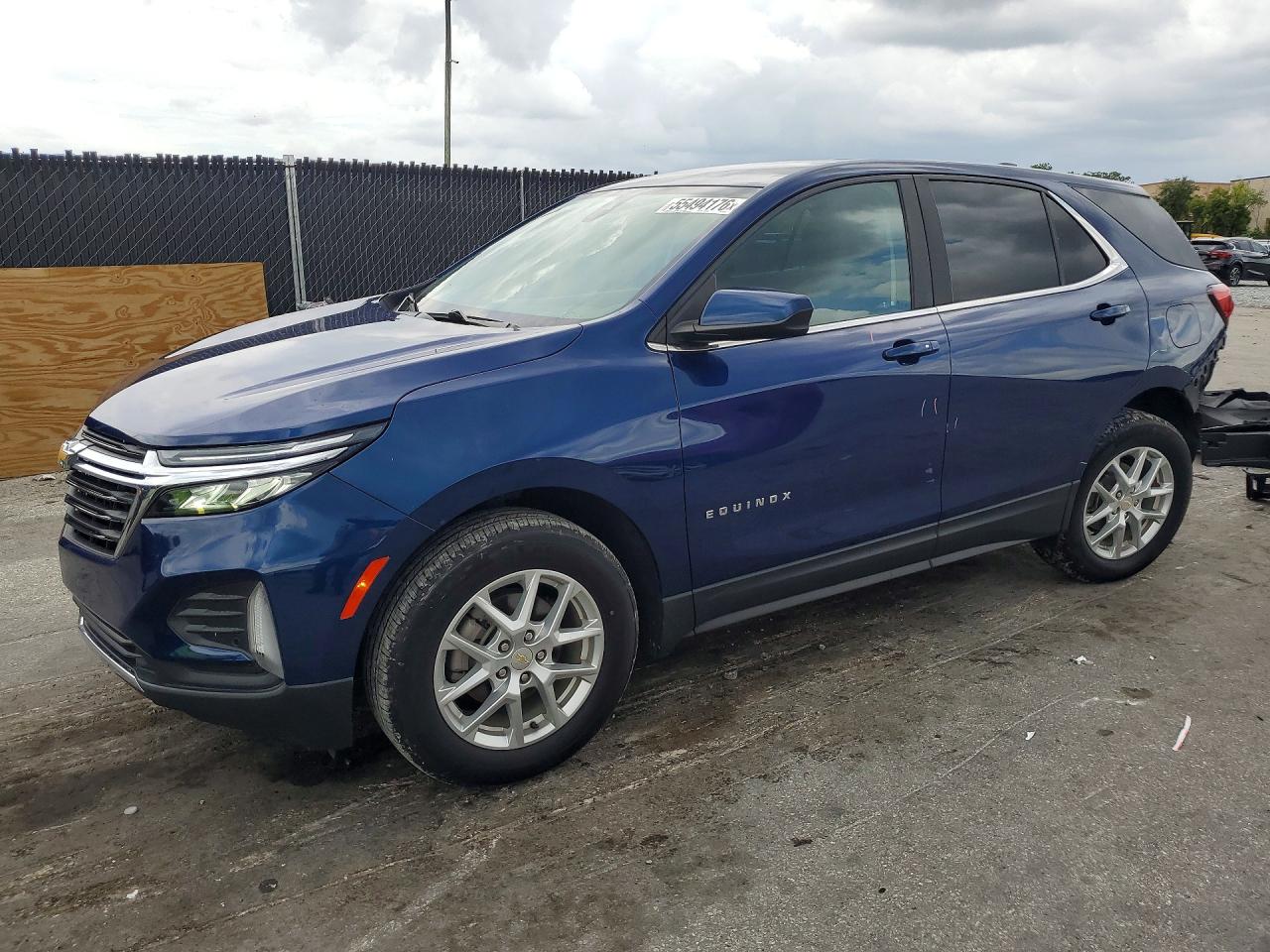 Salvage Chevrolet Equinox Image