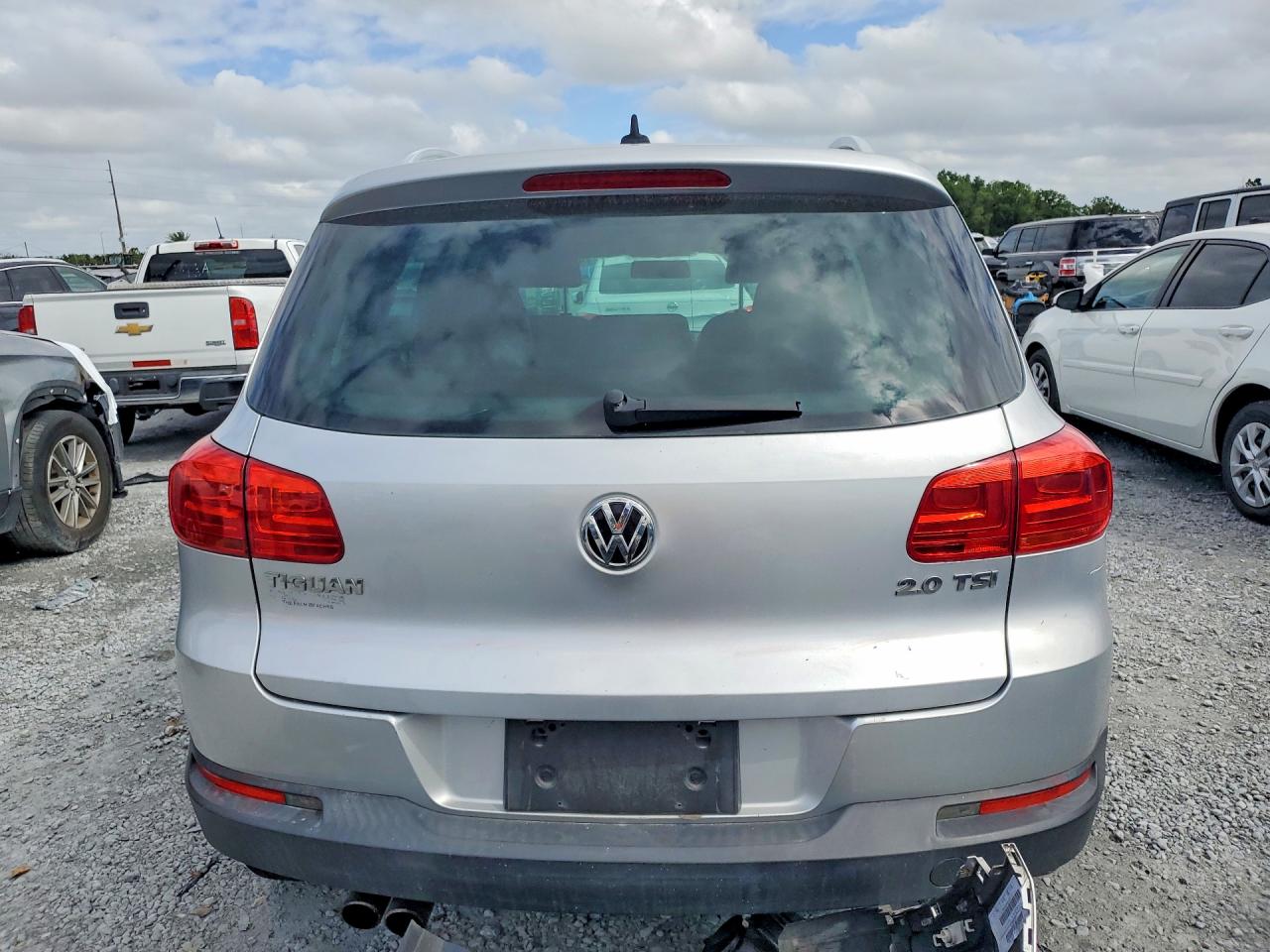 Volkswagen Tiguan S