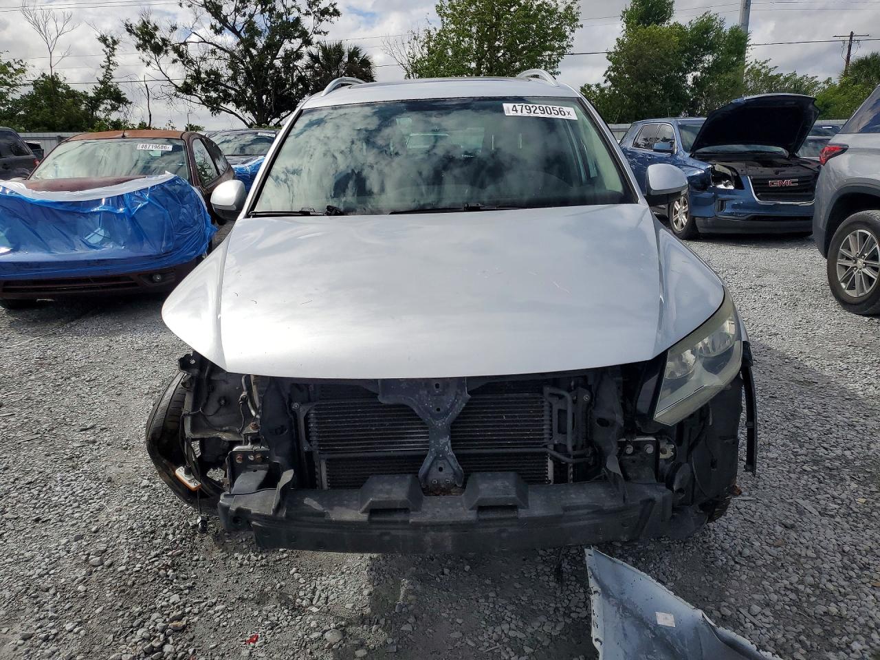 Volkswagen Tiguan S