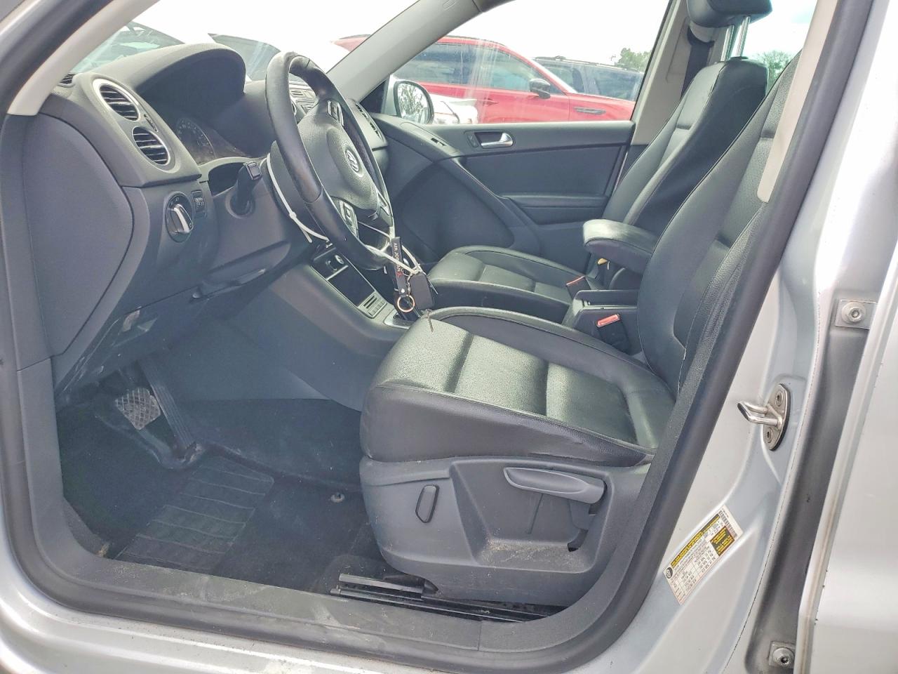 Volkswagen Tiguan S