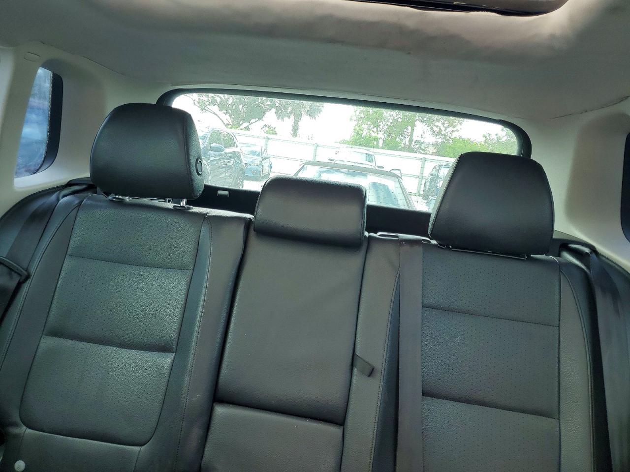 Volkswagen Tiguan S