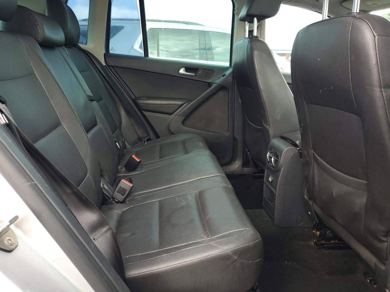 Volkswagen Tiguan S
