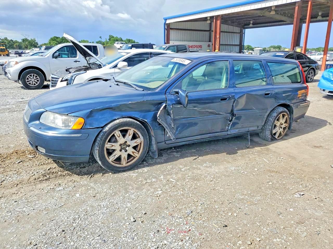 Salvage Volvo V70 Image