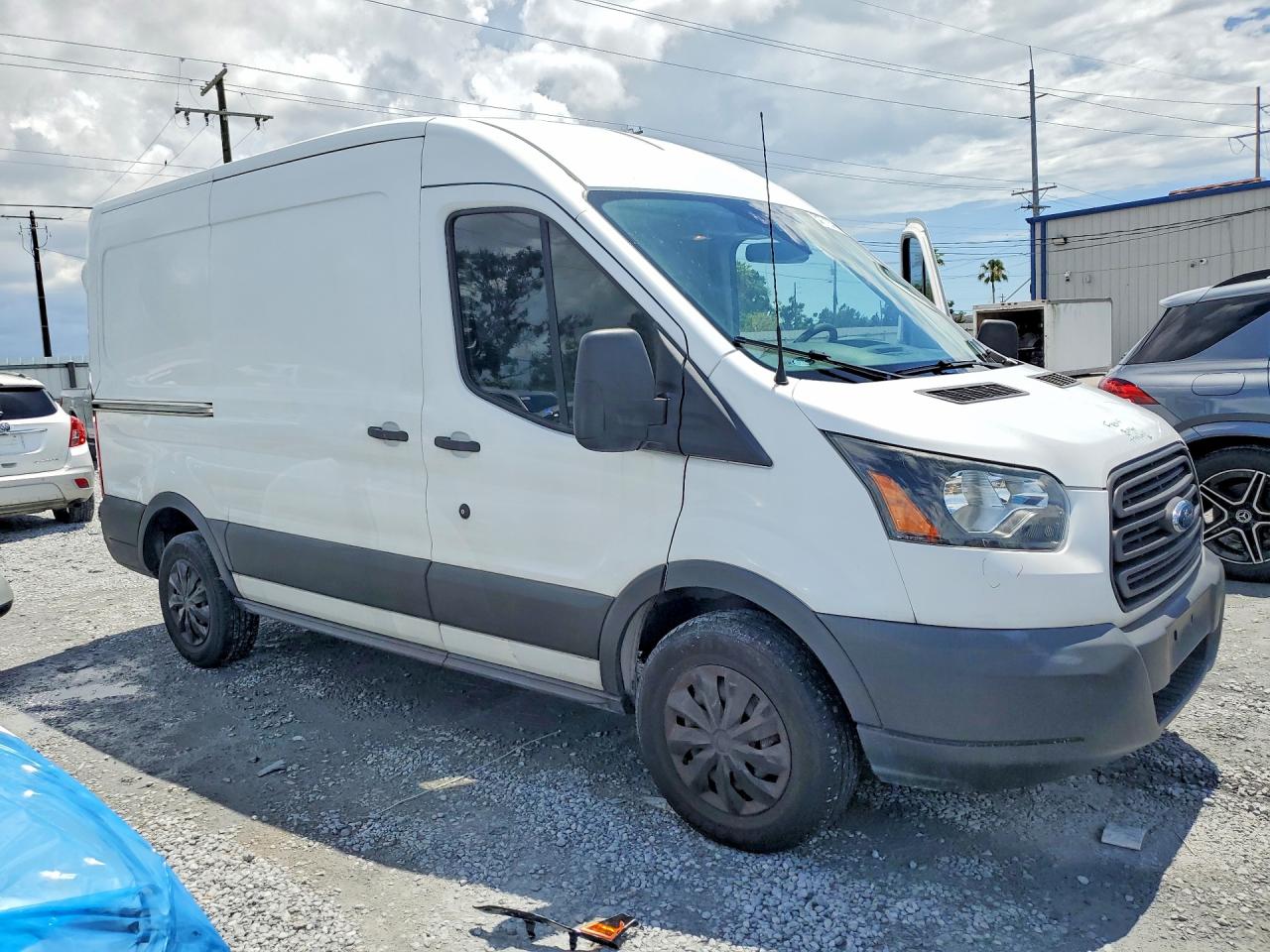 Ford Transit T-250