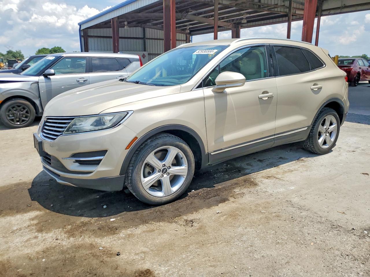 Salvage Lincoln MKC Image