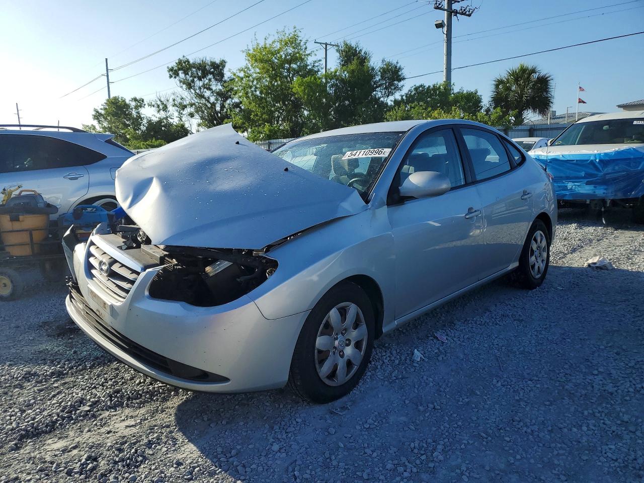 Salvage Hyundai ELANTRA Image