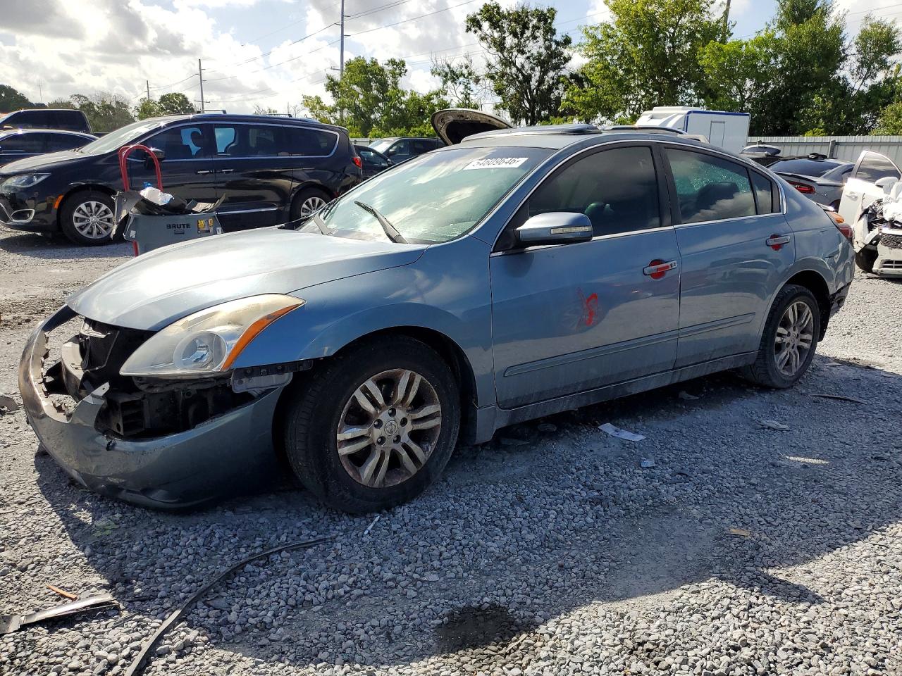 Salvage Nissan Altima Image