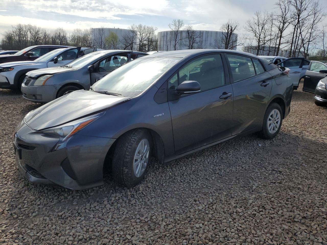 Salvage Toyota Prius Image