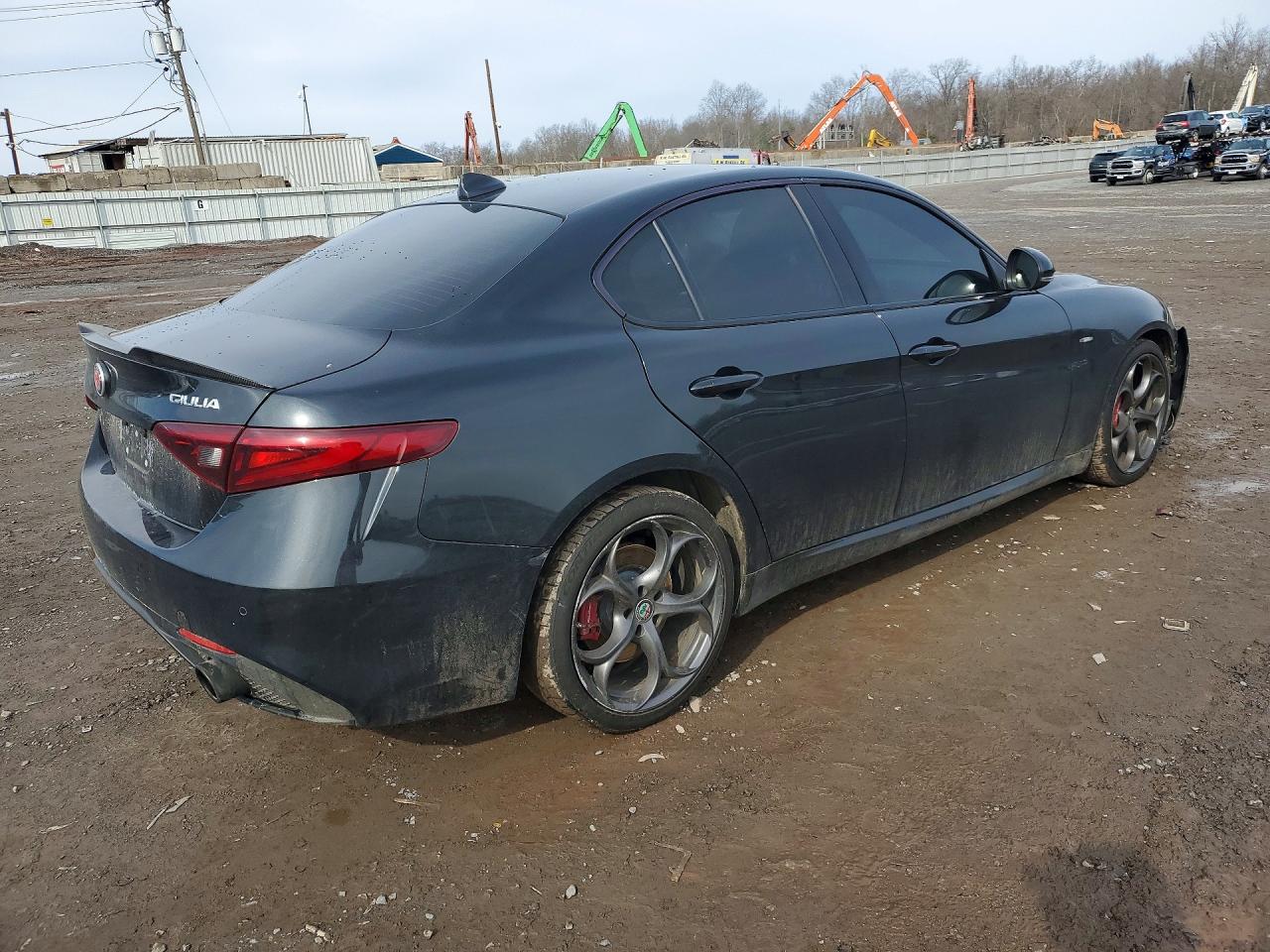 Alfa Romeo Giulia Ti Q4