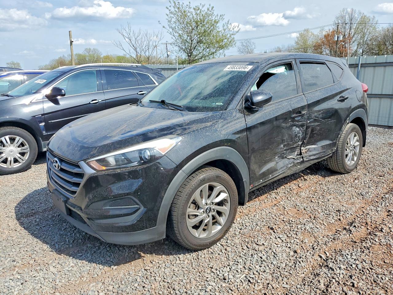 Salvage Hyundai TUCSON Image