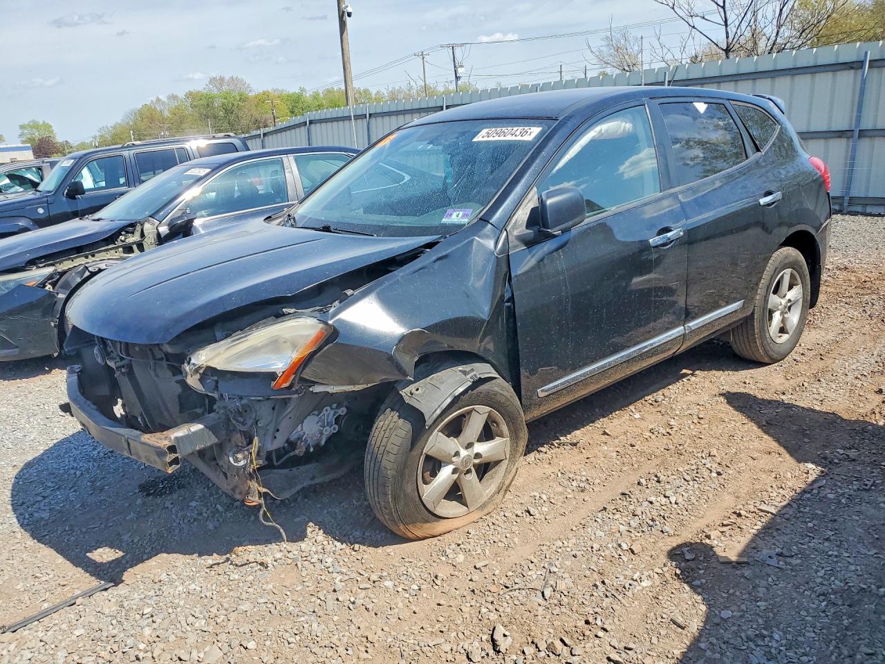 Salvage Nissan Rogue Image