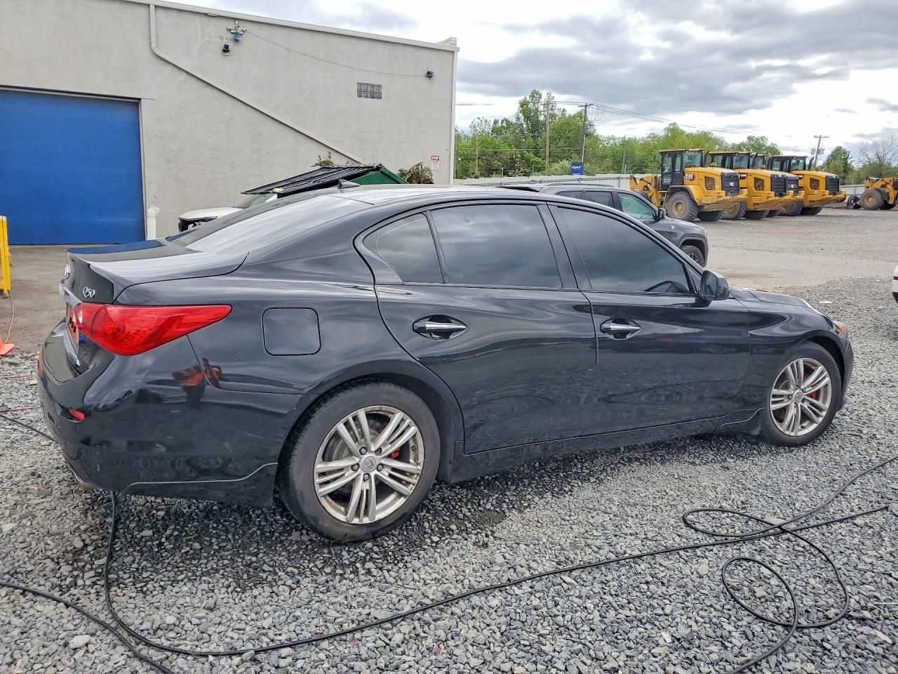 INFINITI Q50 Premium