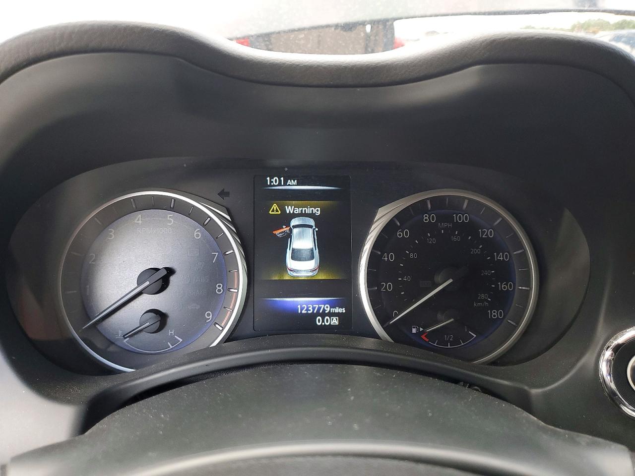 INFINITI Q50 Premium