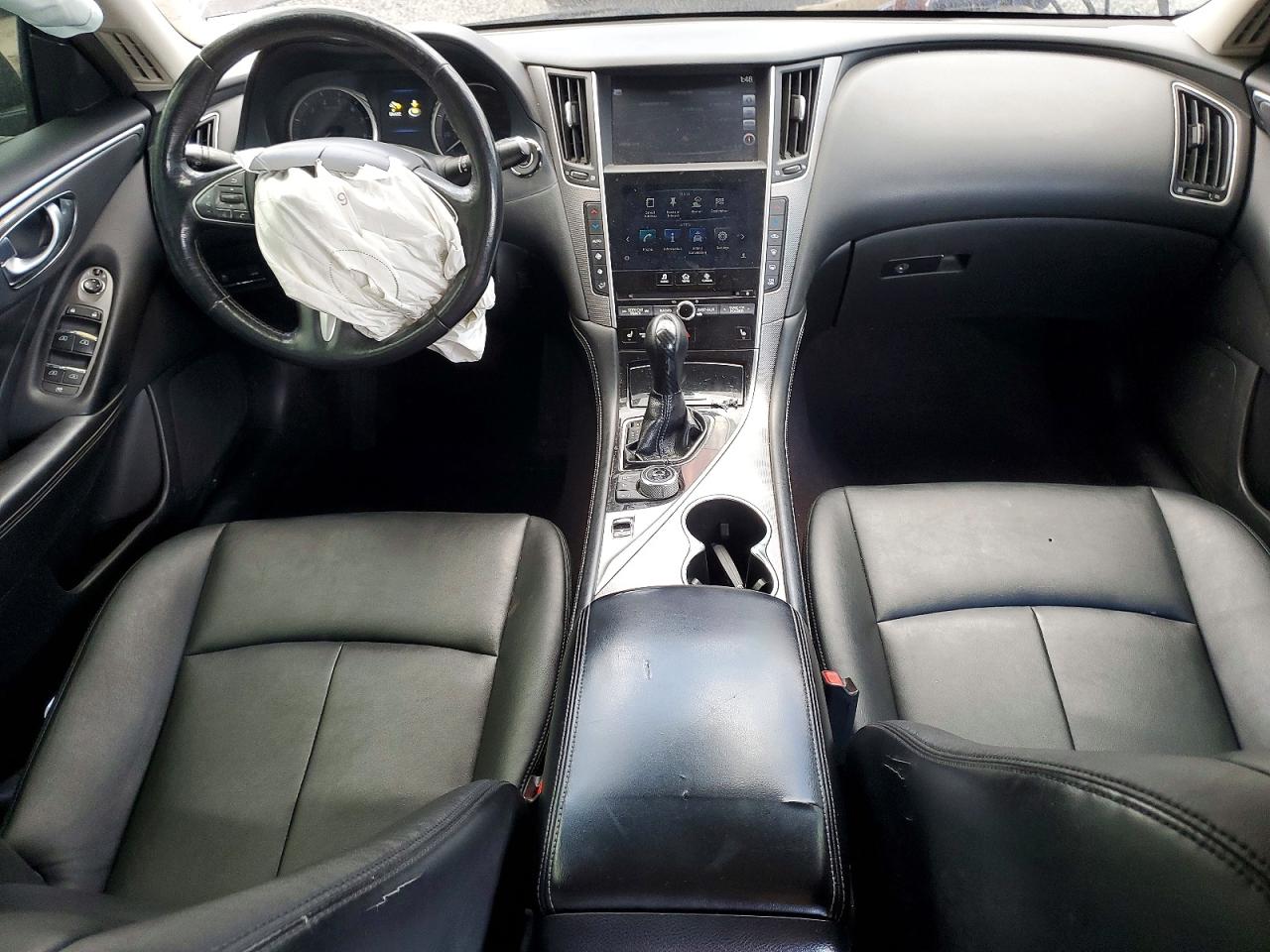 INFINITI Q50 Premium
