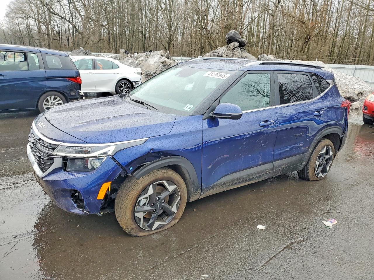 Salvage Kia Seltos Image