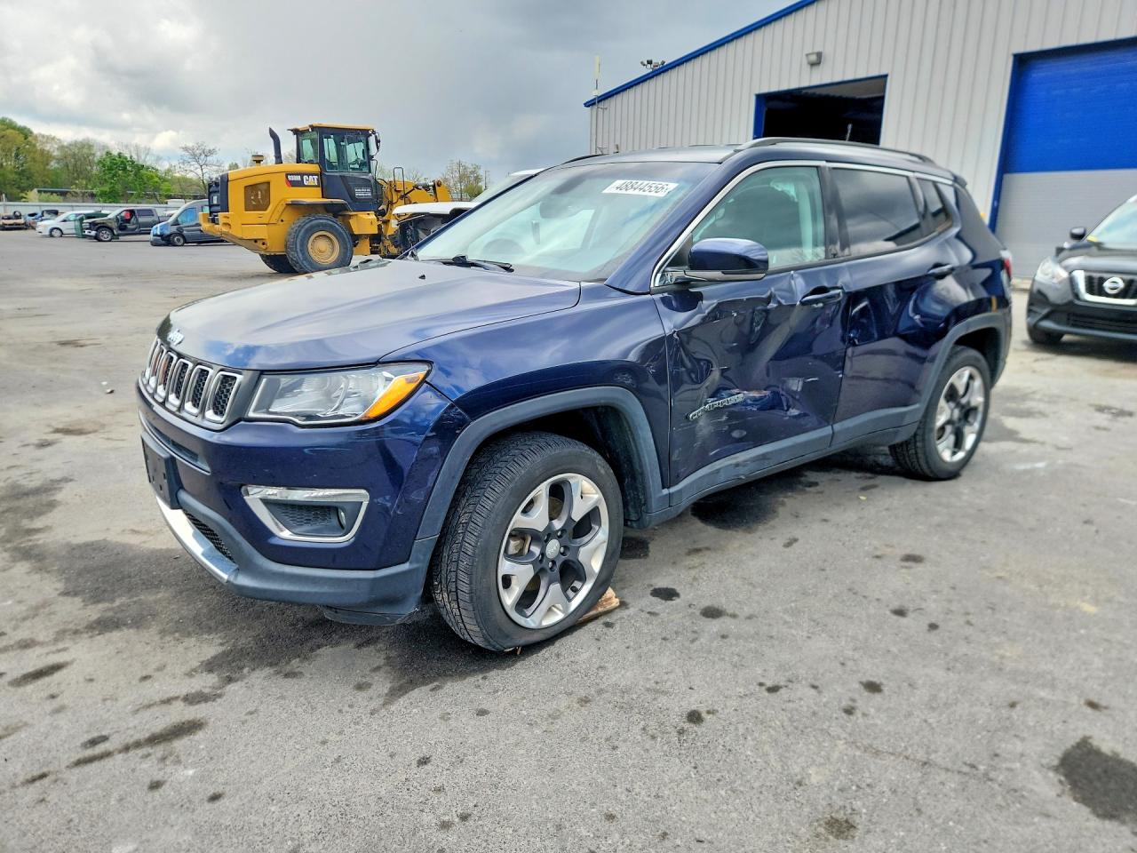 Salvage Jeep Compass Image