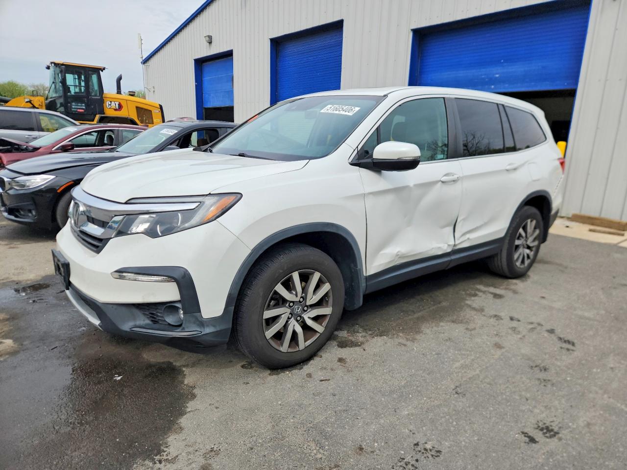 Salvage Honda Pilot Image