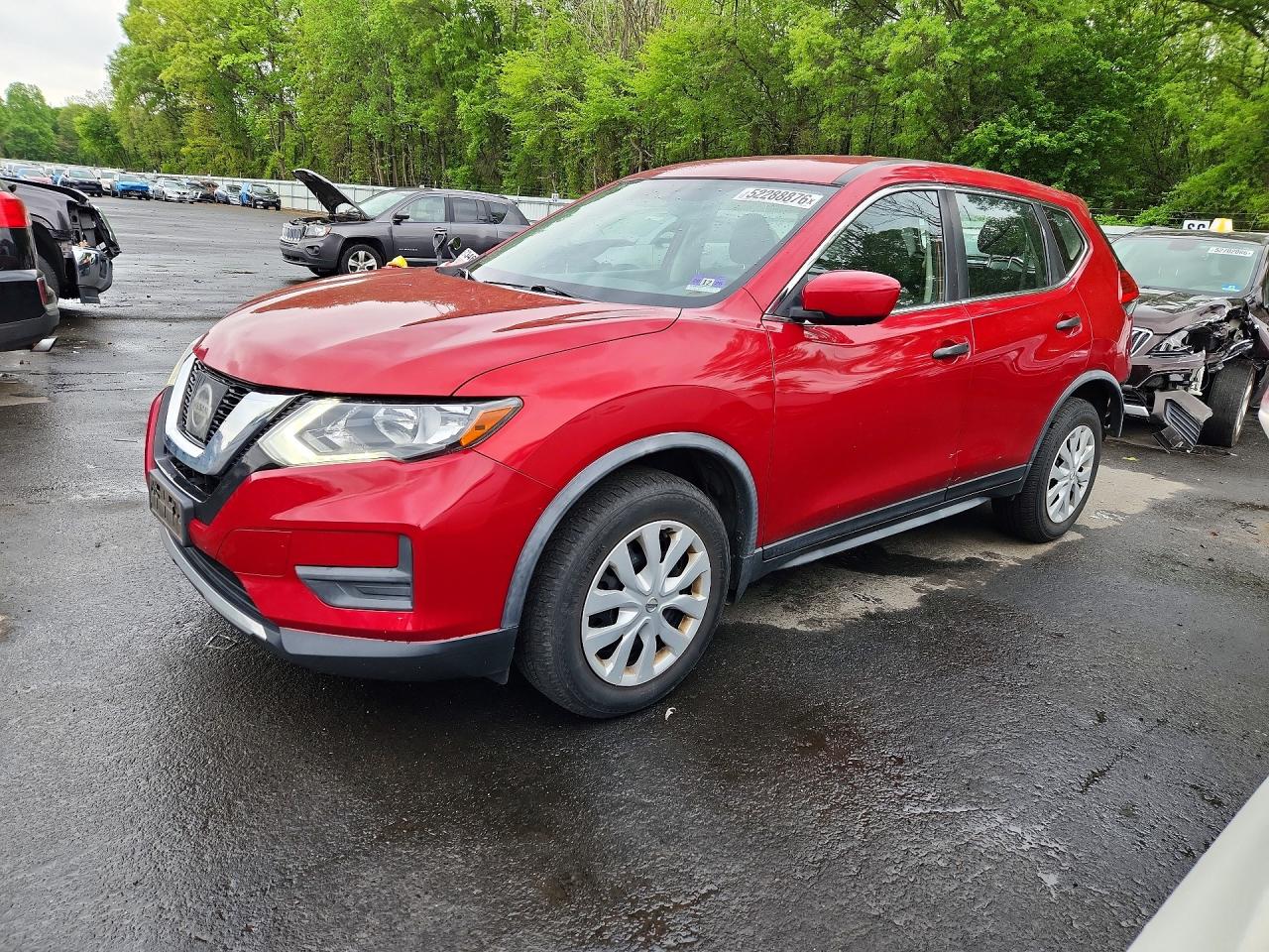 Salvage Nissan Rogue Image