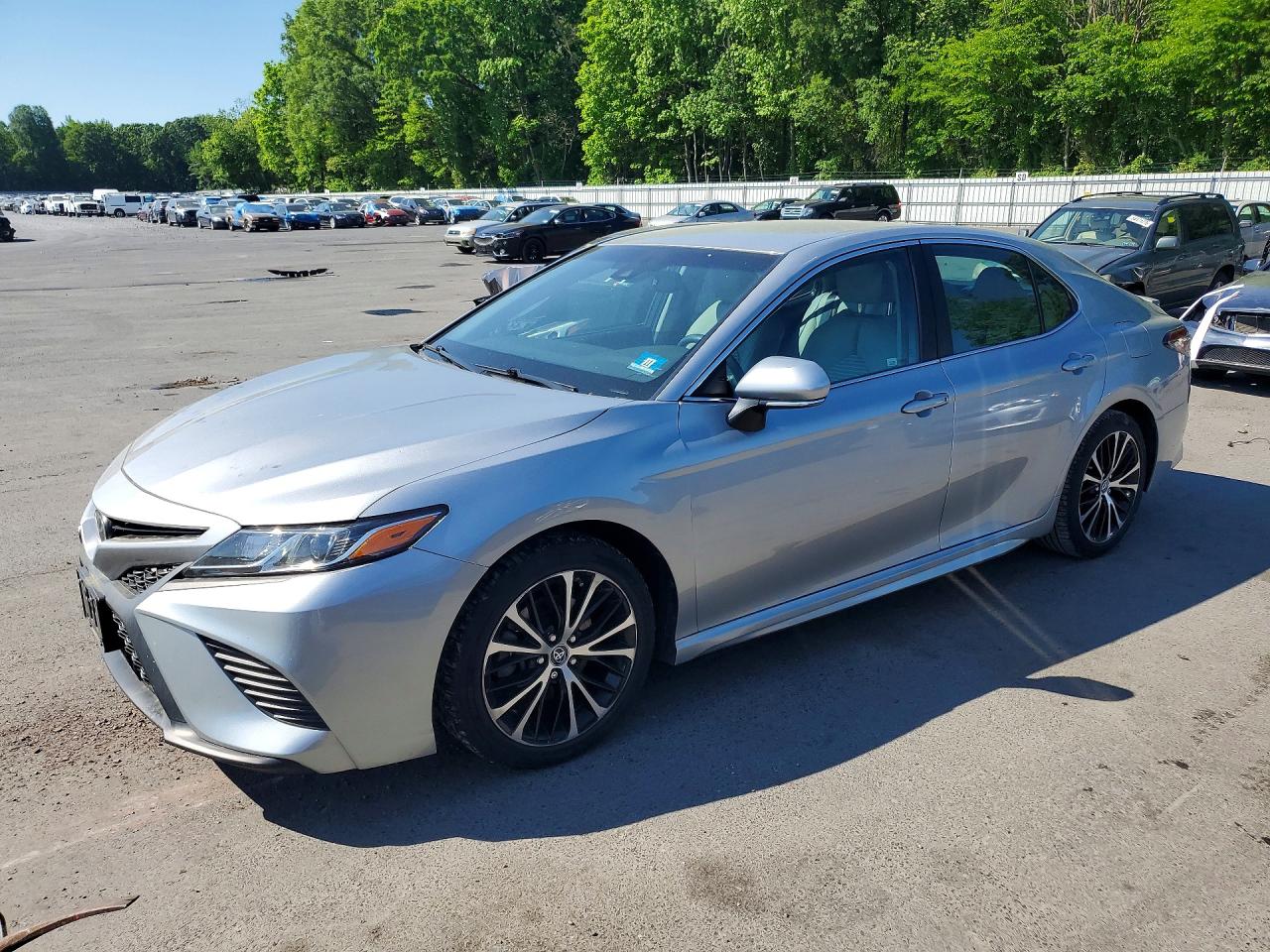 Salvage Toyota Camry Image