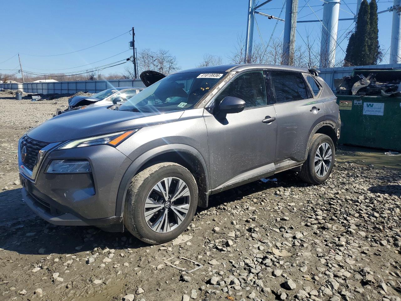 Salvage Nissan Rogue Image