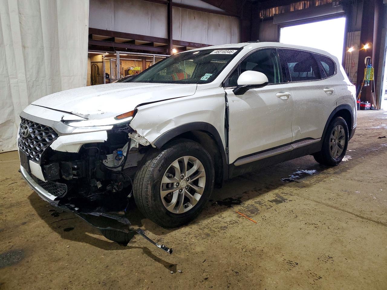 Salvage Hyundai SANTA FE Image
